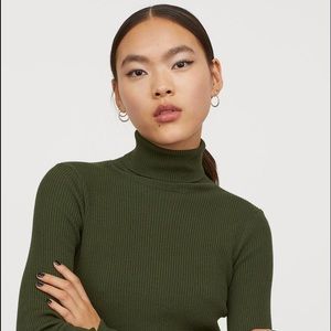 H&M Ribbed Turtle Neck Sweater